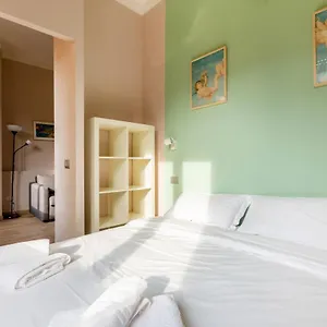  Apartamento Garibaldi District Cosy Studio Italia